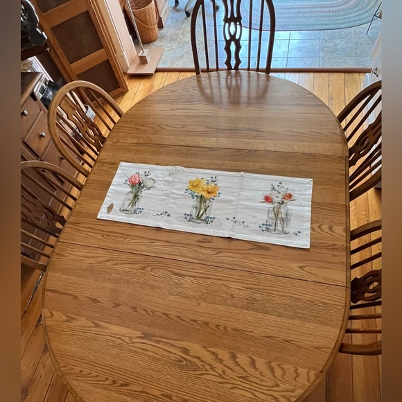 🌷 Farmhouse Floral Table Runner ~ By Park Designs🌷 - Picture 13 of 14